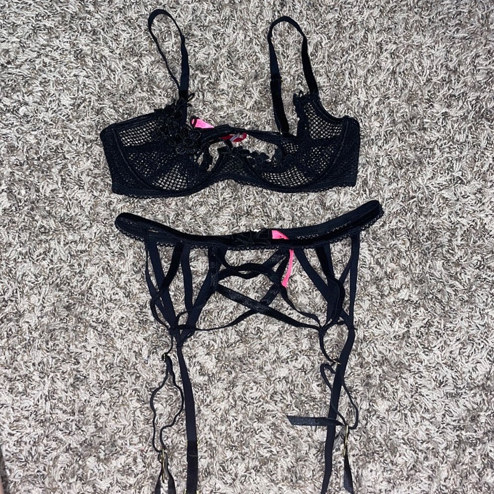 Lingerie Set (Bra & Garter)